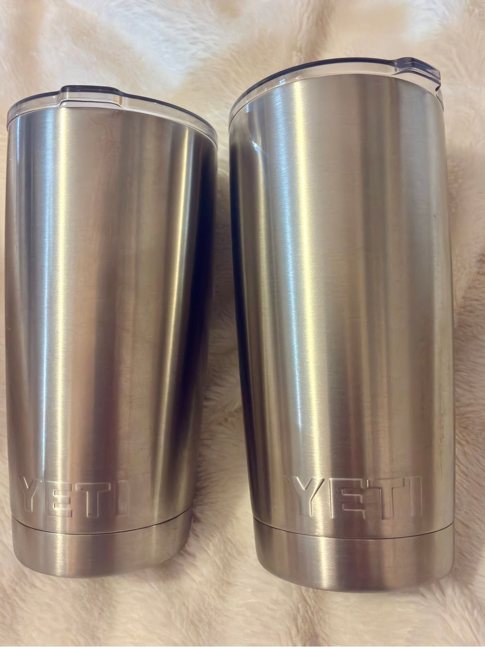(2) YETI Rambler 20 oz Stainless Steel Tumblers with Lid - Excellent Condition